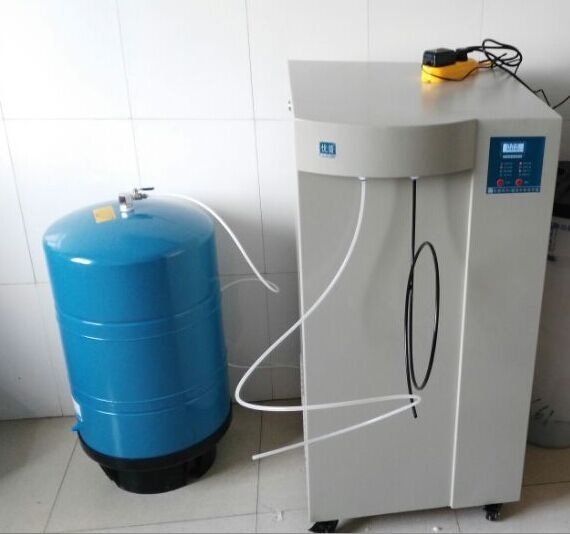 選擇超純水機(jī)時，應(yīng)該注意哪些方面呢？